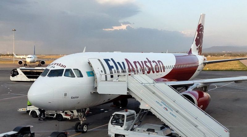 Пассажир устроил скандал в самолете FlyArystan